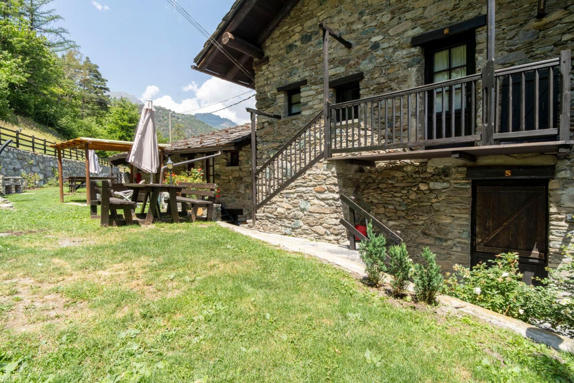 Residence Covalou Antey-Saint-Andre Bagian luar foto